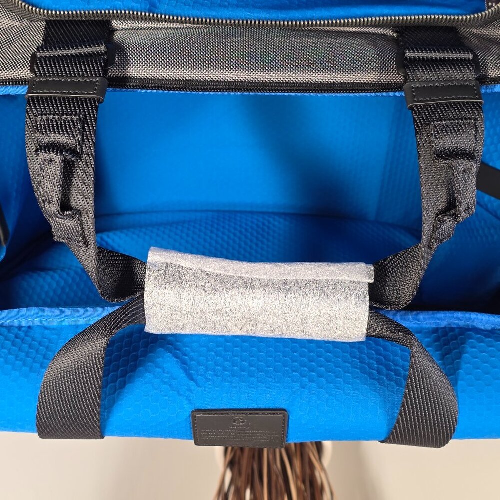 TUMI - Alpha Bravo Mason Duffel - Medium Travel Duffel Bag - NEW! - Picture 12 of 15